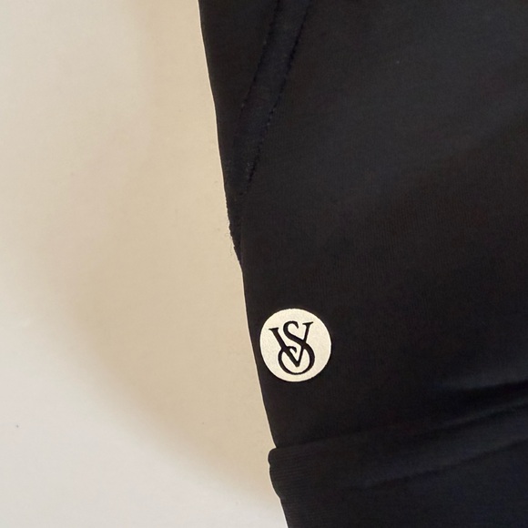 VICTORIAS SECRET Racerback VSPort
Bra Black medium WORKOUT NWT NEW - Picture 5 of 8